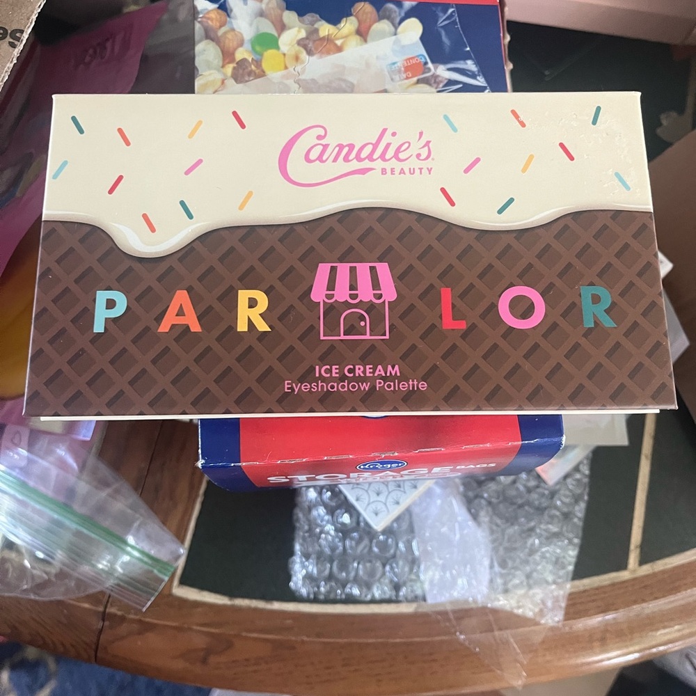 Candie's Ice Cream Parlor Eyeshadow Palette - Multicolor
